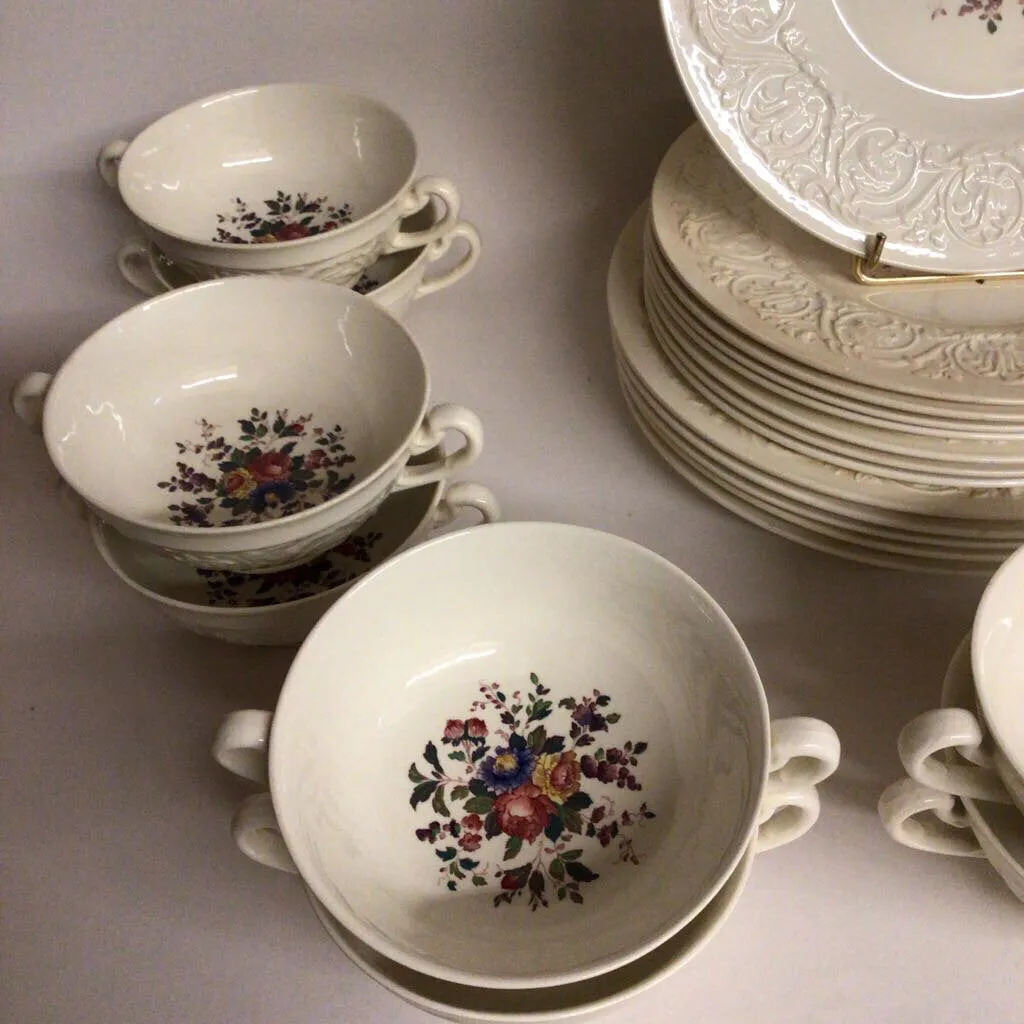 94pc. Wedgwood Swansea China Set, 1950s-70s