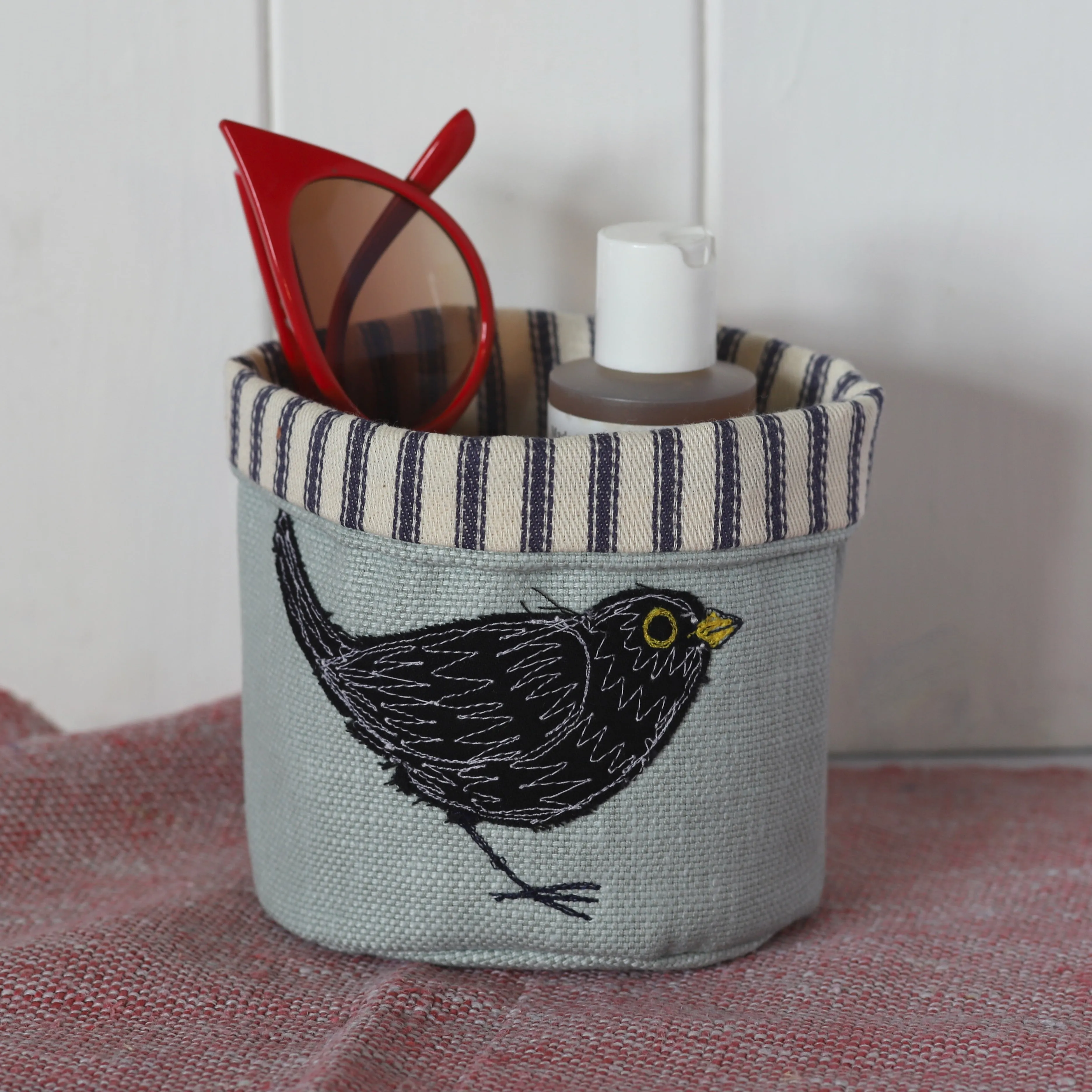 blackbird - embroidered mini art pot