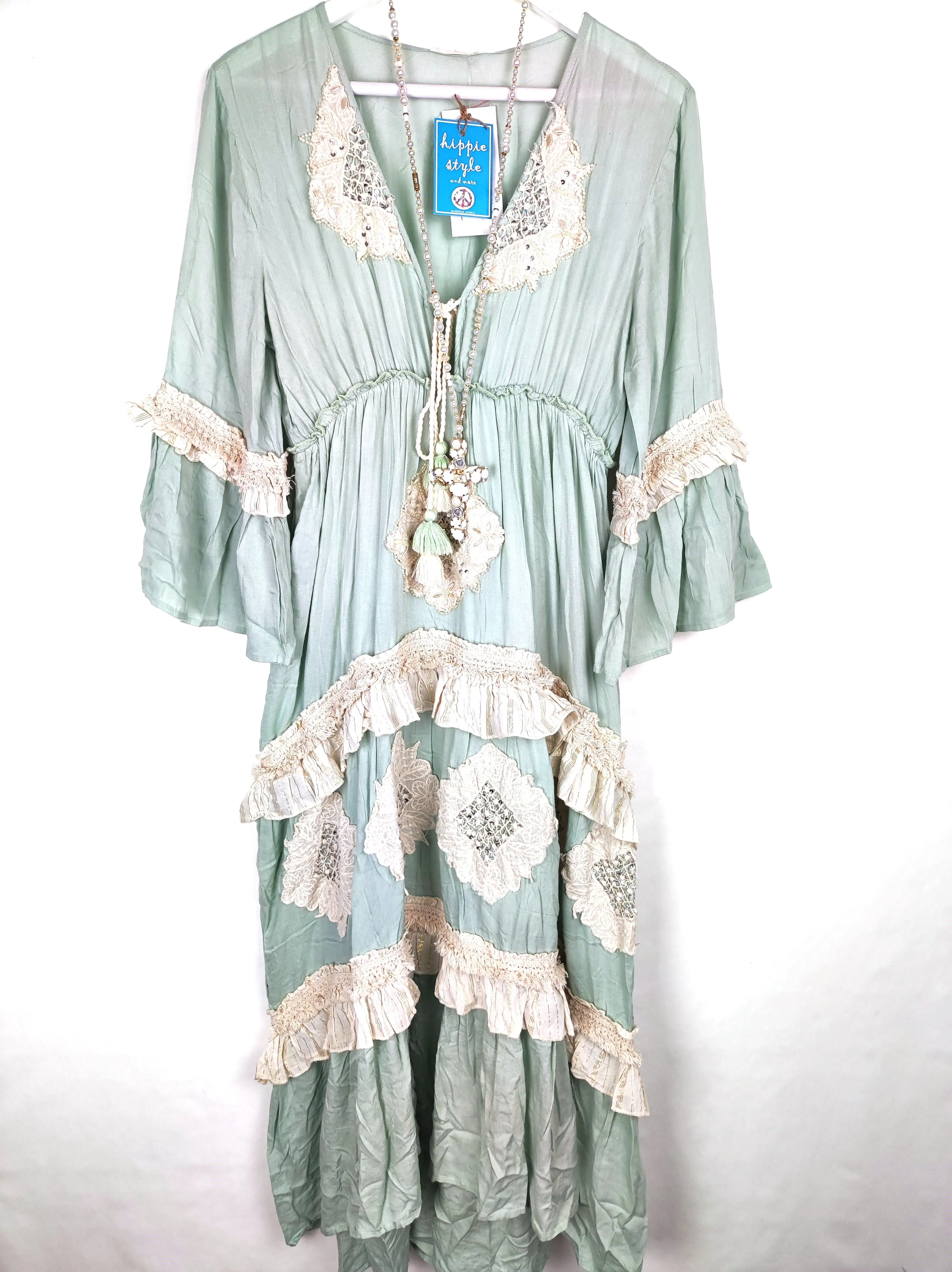 BOHO KLEID MIDI LIGHT BLUE MIT SPITZE