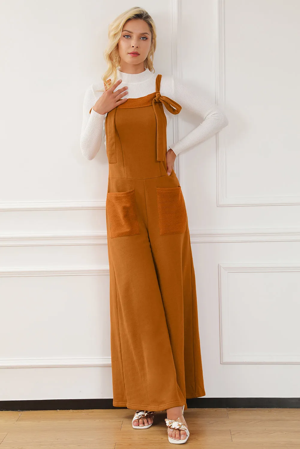 Jumpsuit mit Taschen, eckigem Ausschnitt und breiten Trägern