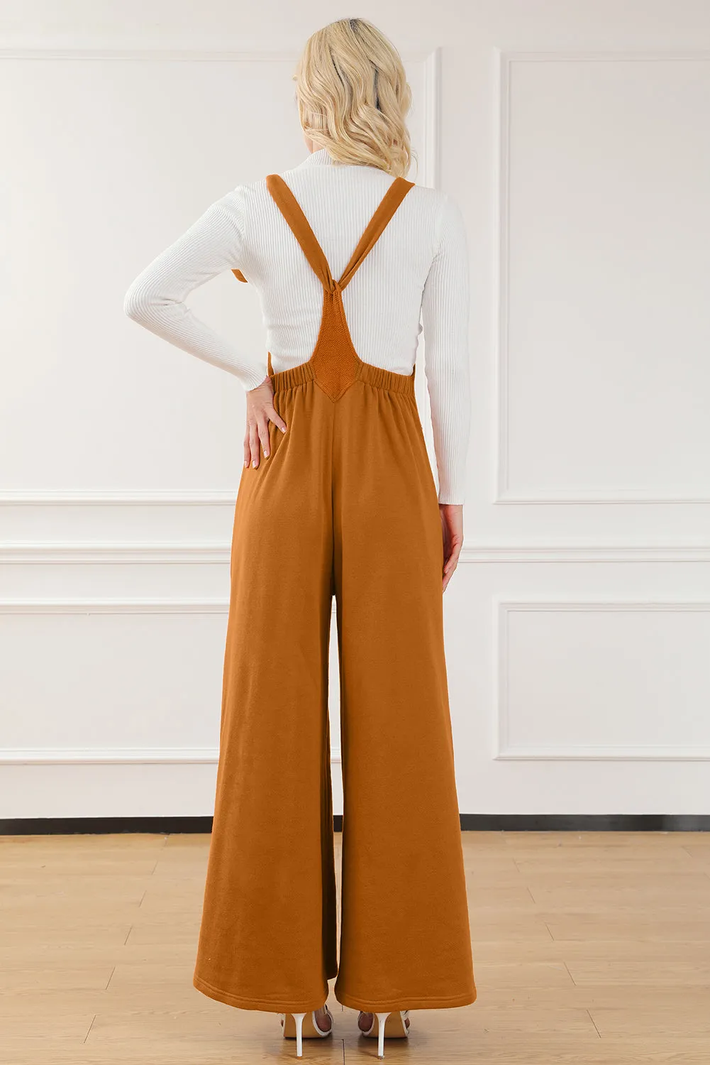 Jumpsuit mit Taschen, eckigem Ausschnitt und breiten Trägern